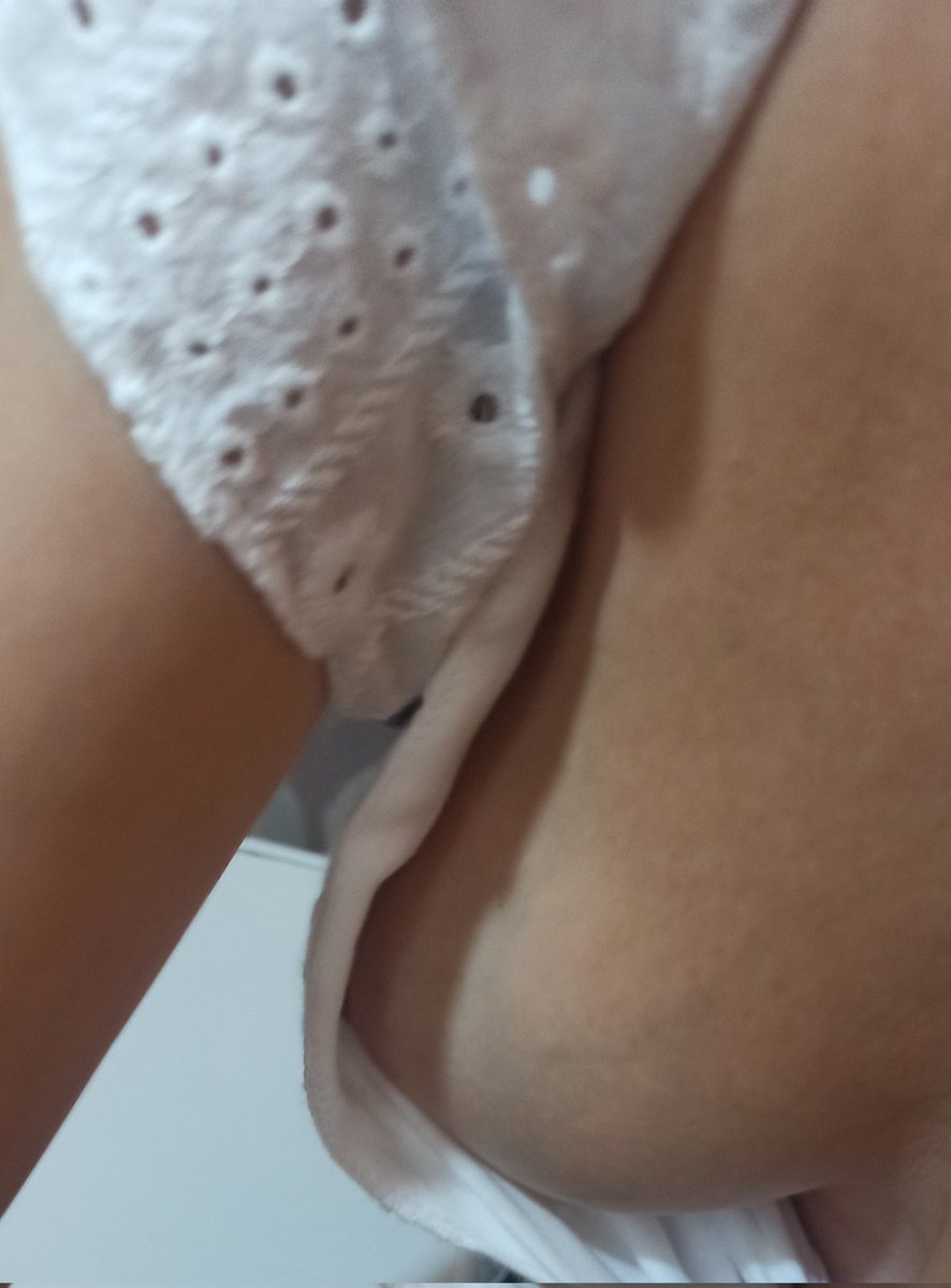 Qmano221's tweet photo. Un pequeño descuido de mi esposa.
#nipple #pezon #freenipples #naked #hotwife #putiesposa #swinger #onlyfans #sex #tetas #venezolana https://t.co/lxIWe23RT5