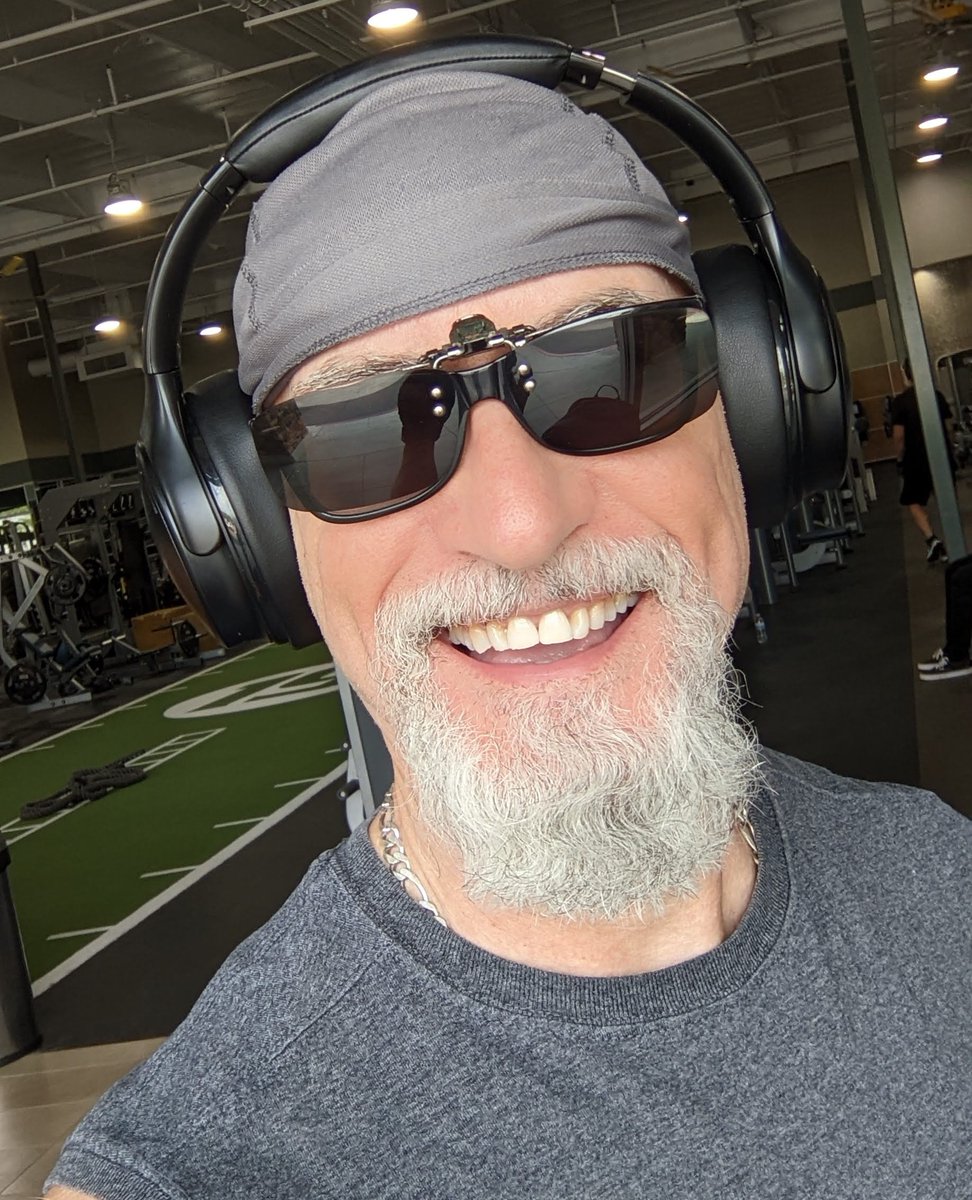 Ozman Sirgood / Osman Soykut (@ozmansirgood) on Twitter photo 