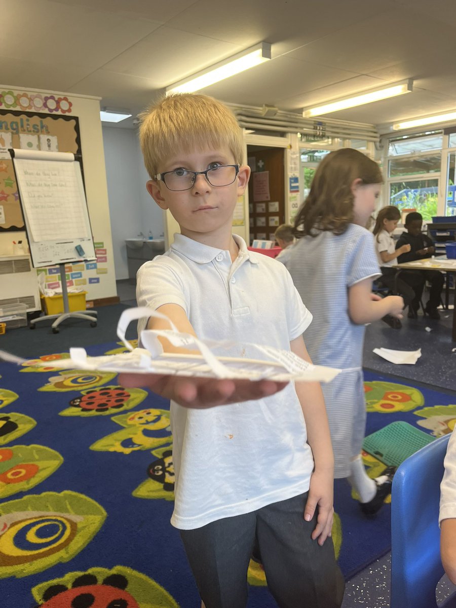 MissSpenceBF's tweet photo. Paper sculptures @HeadBeechfield @BFS_Watford https://t.co/XQI1HIclsV