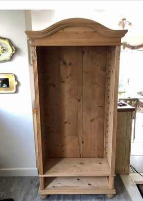 EmmausCambridge's tweet image. We love seeing our customer's furniture transformations! Recently a customer upcycled this oak cupboard into a beautiful statement bookcase 😍

We have amazing furniture in stock that have huge upcycling potential - visit us and find your next DIY project!