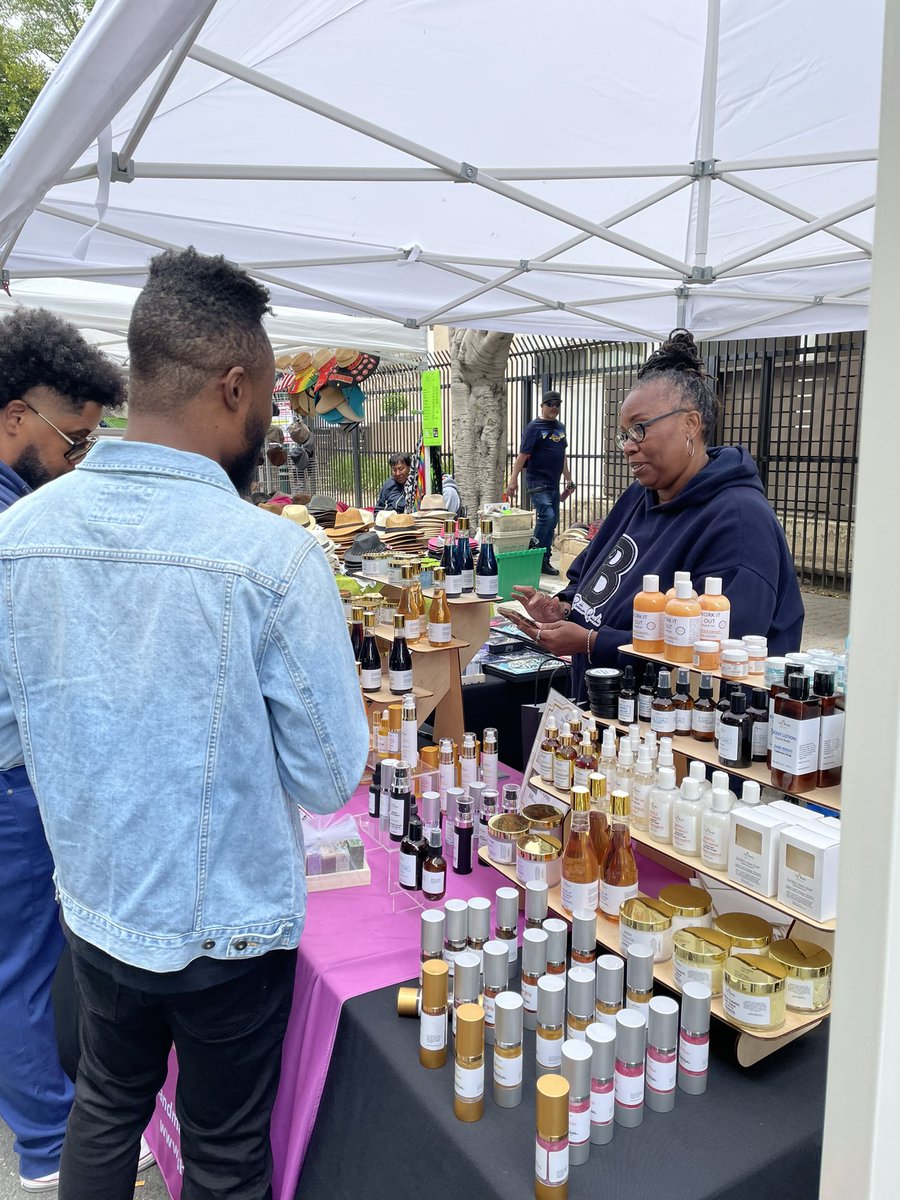 chima_ezirim's tweet photo. Enjoyed onboarding business on @Ching_app at the Juneteenth Festival in SF https://t.co/z3LZyK6OZu