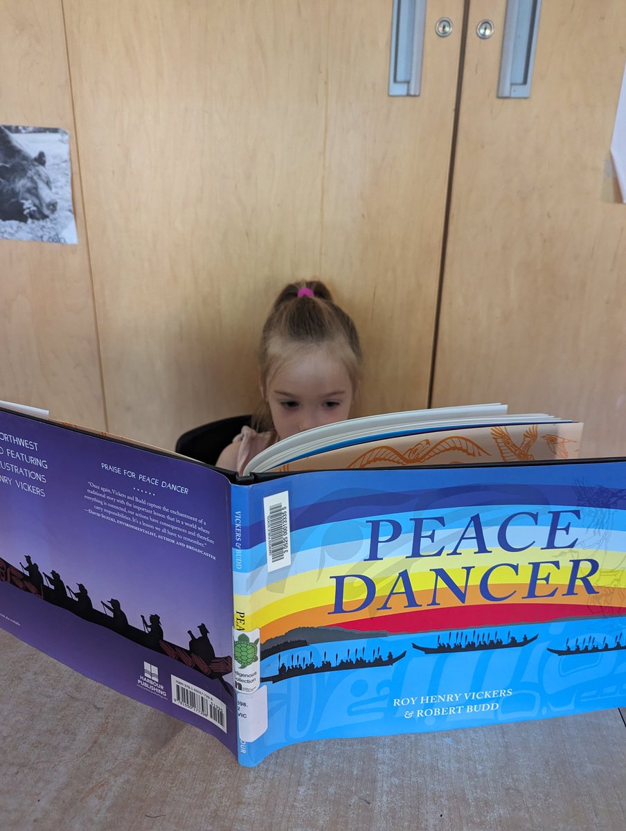 Ms. S brought a wonderful collection of Indigenous stories for us to explore as we celebrate #NationalIndigenousPeoplesDay. The students were captured by the beautiful illustrations and looked for letters and words they recognized.

#oakwoodeagles 🦅