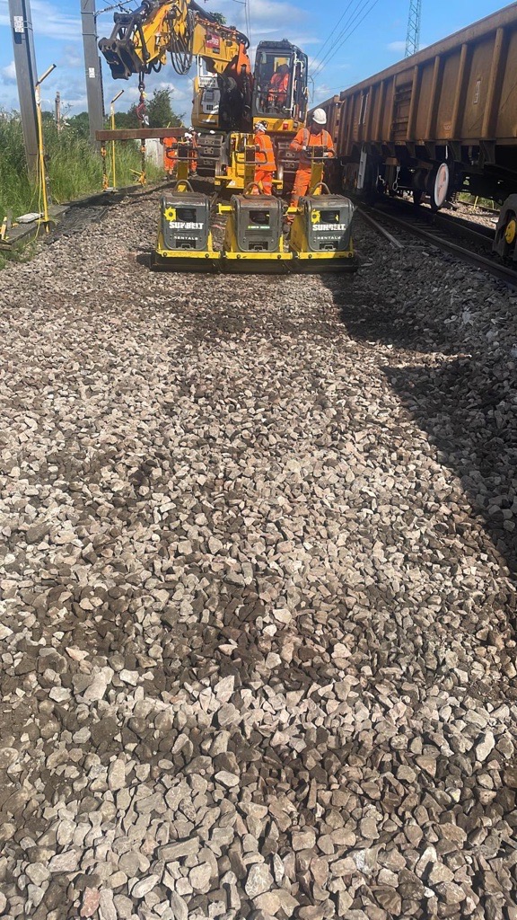 LNER's tweet photo. Planned engineering work continues between Newcastle and Alnmouth!🛠️

We're currently operating a reduced service north of Newcastle with extended journey times. Please check before you travel at https://t.co/fVVo8HHkHd https://t.co/ihOH5od3lD