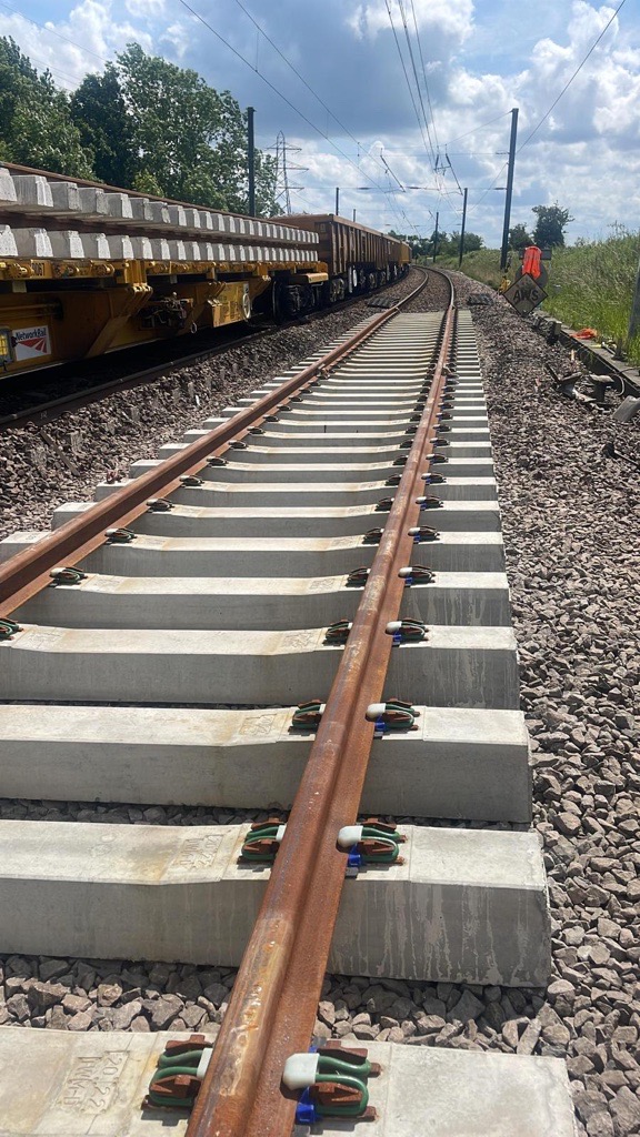 LNER's tweet photo. Planned engineering work continues between Newcastle and Alnmouth!🛠️

We're currently operating a reduced service north of Newcastle with extended journey times. Please check before you travel at https://t.co/fVVo8HHkHd https://t.co/ihOH5od3lD