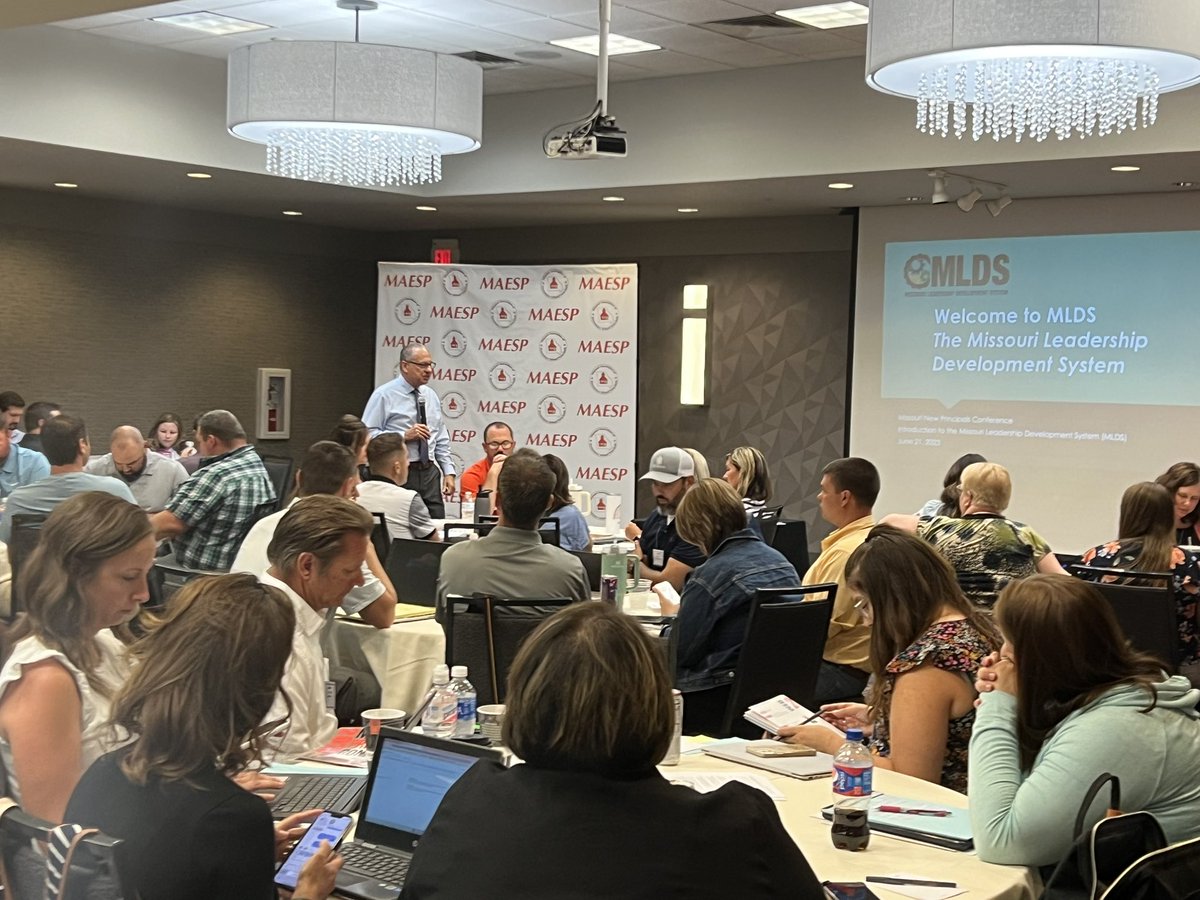 We are excited to welcome nearly 200 Prek, Elementary, K-8, Middle & High School Leaders to the joint @MoAESP & @MOASSP New Principals’ Conference! Starting our morning with the Yoda wisdom of @RLGMike 👊🏼👏🏼🙌🏼