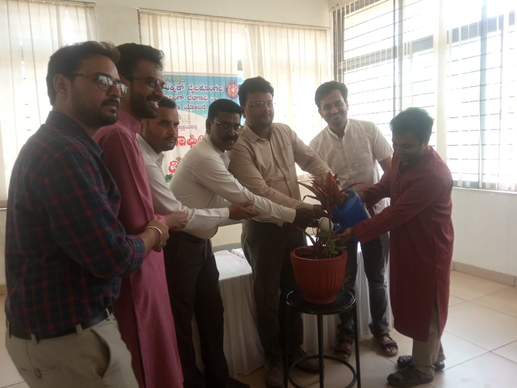 aol_bgm's tweet image. &quot;Revitalizing Minds, Rejuvenating Souls: ✨Team Art of Living Belgaum celebrates Yoga Day🧘🏻‍♂️ at KLE Polytechnic College, Bailhongal .&quot; #yoga #yogapractice #yogasehihoga  #YogaforOneWorldOneFamily #InternationalDayofYoga2023 @ArtofLiving @allaboutbelgaum @belagavi_news