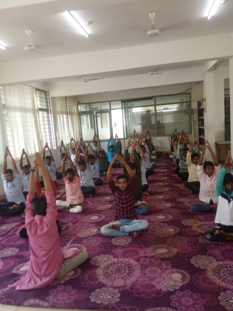 aol_bgm's tweet image. &quot;Revitalizing Minds, Rejuvenating Souls: ✨Team Art of Living Belgaum celebrates Yoga Day🧘🏻‍♂️ at KLE Polytechnic College, Bailhongal .&quot; #yoga #yogapractice #yogasehihoga  #YogaforOneWorldOneFamily #InternationalDayofYoga2023 @ArtofLiving @allaboutbelgaum @belagavi_news