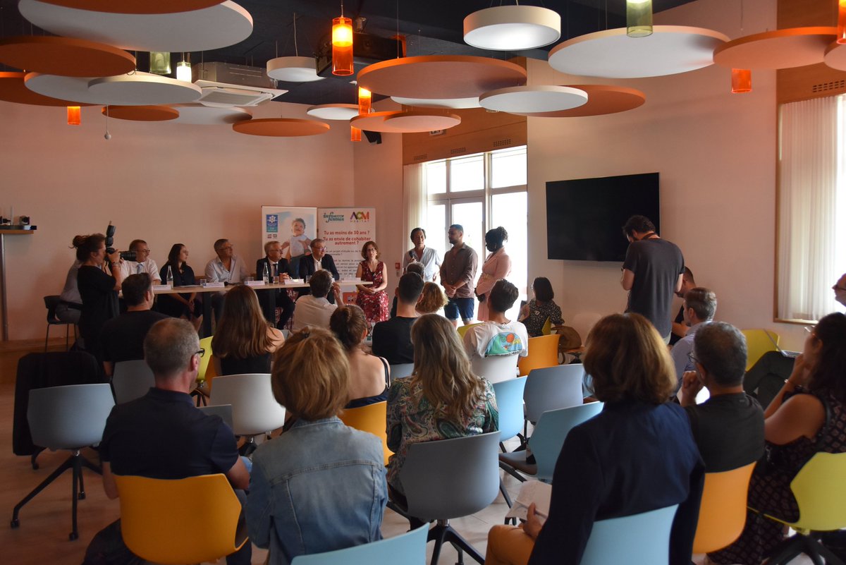 La <a href="/CarsatLR/">CarsatLR</a> soutient le dispositif de cohabitation intergénérationnelle "1, 2 et Toit" de @crijoccitanie &amp; <a href="/AcmHabitat/">ACM HABITAT</a>. Pour le retraité, c'est : 
✔️lutter contre l’isolement
✔️agir sur les déterminants de santé 
✔️favoriser le maintien à domicile.
#solidarité #BienVieillir