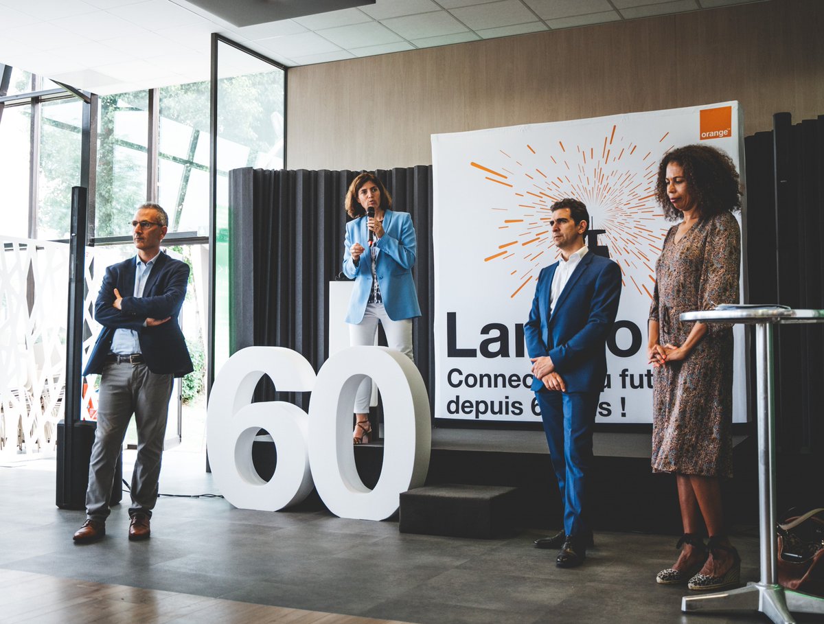 Très heureuse d’être à Lannion pour célébrer les 60 ans de ce site emblématique, au cœur de l’#innovation d’@Orange ! Une illustration de notre leadership technologique, porté par 1100 collaborateurs engagés au service de nos clients : individuels, entreprises et collectivités 🙌