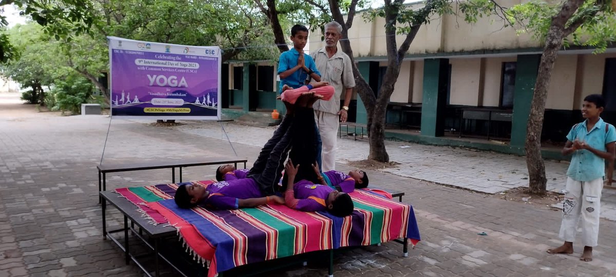 gdunasekar's tweet photo. International yoga day celebrations
CSC VLE: 512624670011
@csctiruvallur
@csctamilnadu
#CSCPeYoga #MyYogaMyPose
@CSCegov_
@ceo_csc
@csc_south
@CSCSPV_Health
@moayush
@CSCegov_ https://t.co/yn6Vm6ql1R