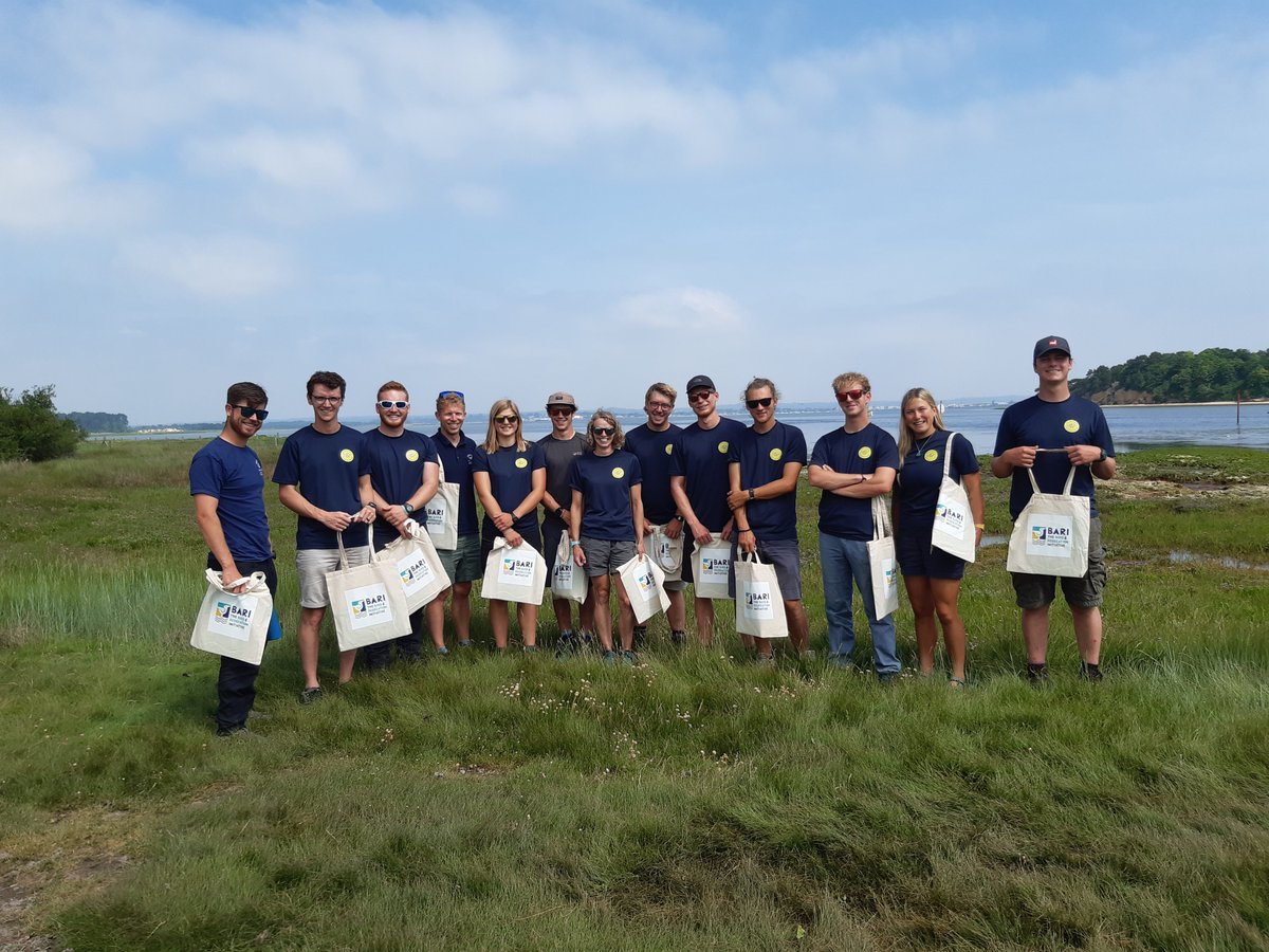 BirdsofBARI's tweet photo. Last week we met the lovely @brenscombe team for their Wildlife Friendly Watersports session. The groups so far have been keen to get stuck in and learn and they were no exception, thank you! Props to the little egret that showed up right on cue as we'd been discussing them 💚 https://t.co/pFGUM57eLc