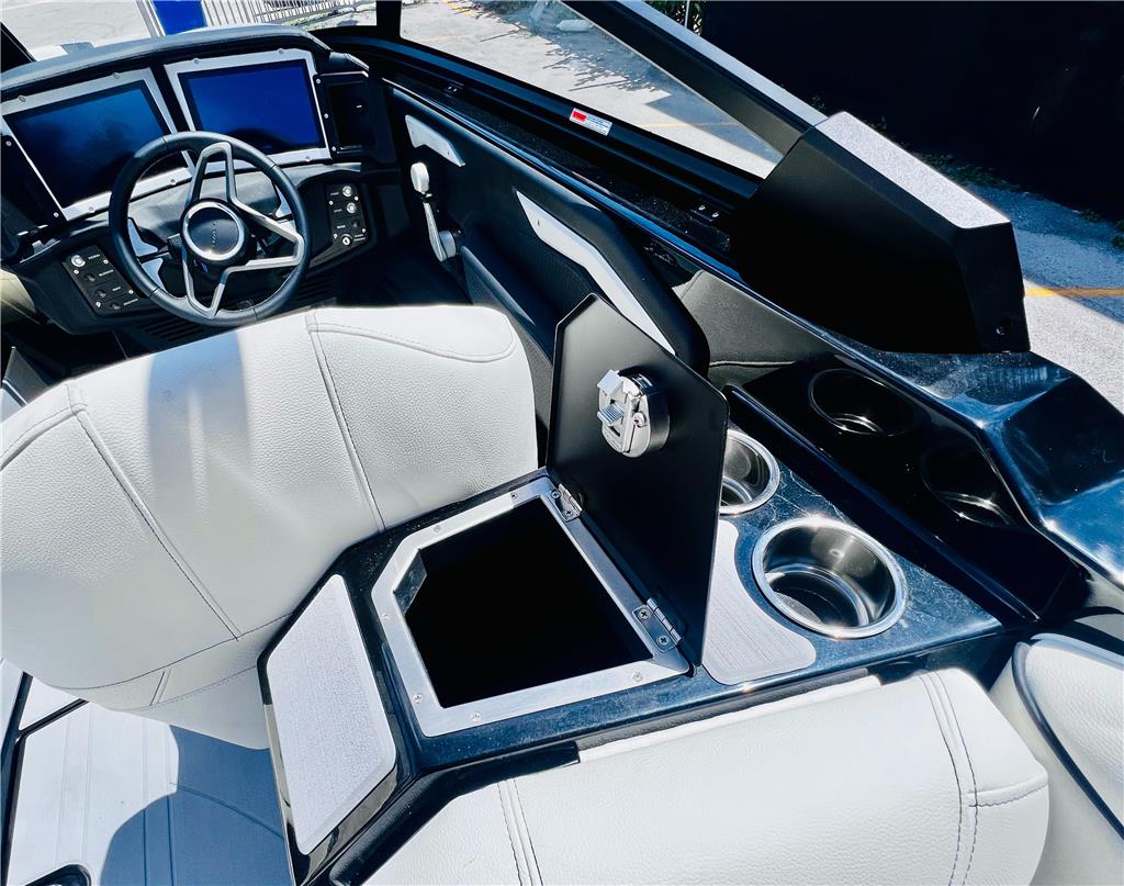 2022 Centurion Ri265 with only 42 hours on the 6.0L 450 motor at Miami Nautiques in Miami, FL for $211,995.  Find this boat and more inboards on OnlyInboards.com #centurionri265 #miaminautique <a href="/miaminautique/">XRPCryptodude</a> #lakelimo onlyinboards.com/2022-Centurion…