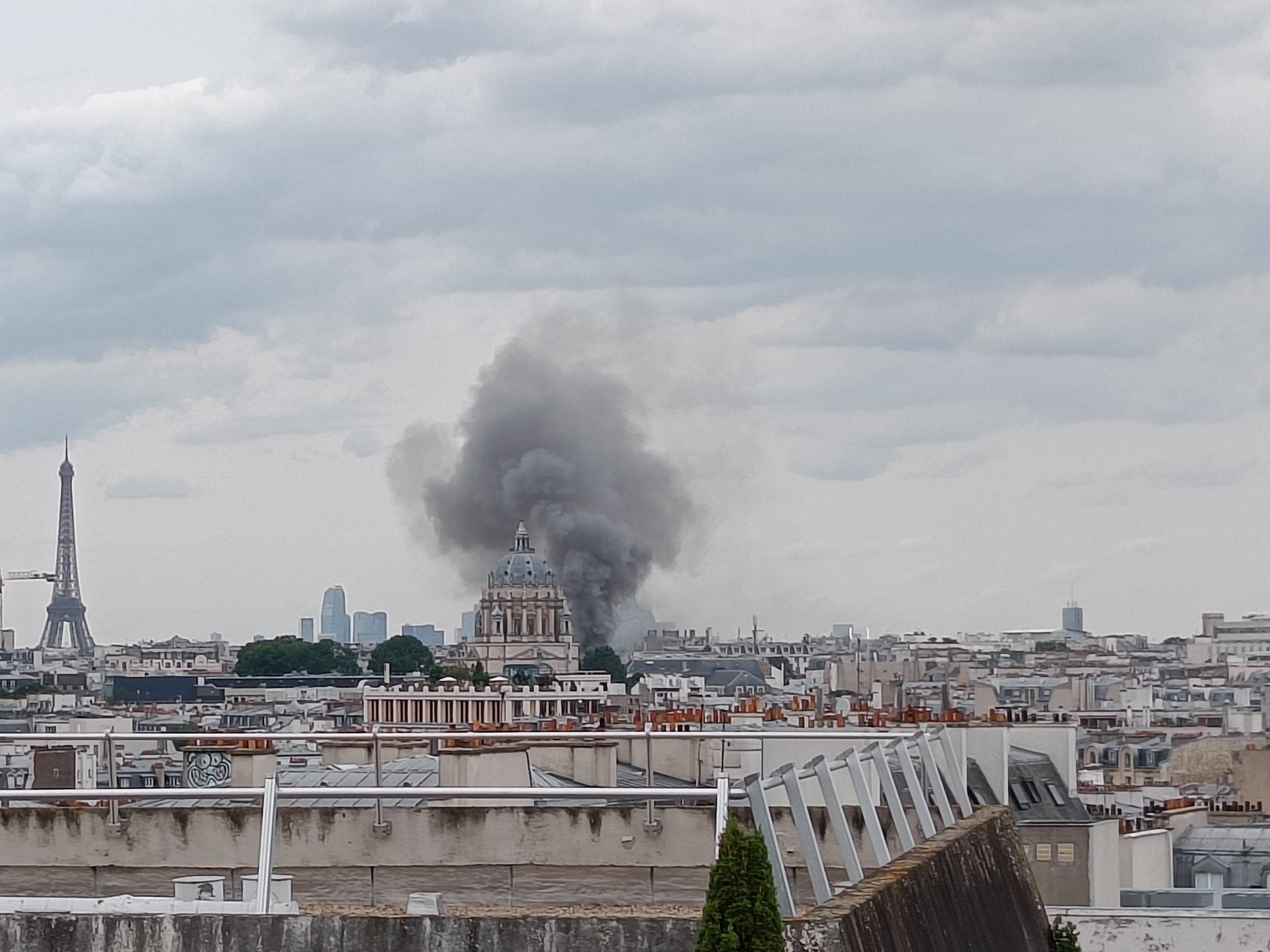 Tunis Tribune on Twitter "Très forte explosion rue Saint Jacques dans le 5e arrondissement à 