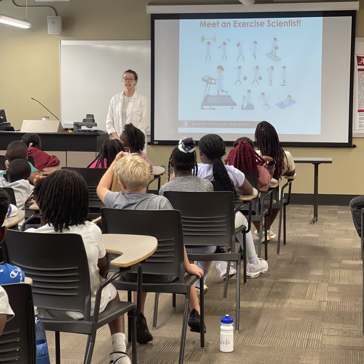KinesiologyUA's tweet photo. Students visited from the summer learning program at Woodland Forest Elementary School. They did a heart rate lab (in the gym with Meghan), saw a lab demo of EMG (with Grant and Andrew), and had a Q&amp;A with an exercise scientist (Annie and Abby). https://t.co/zjESfYOZbJ