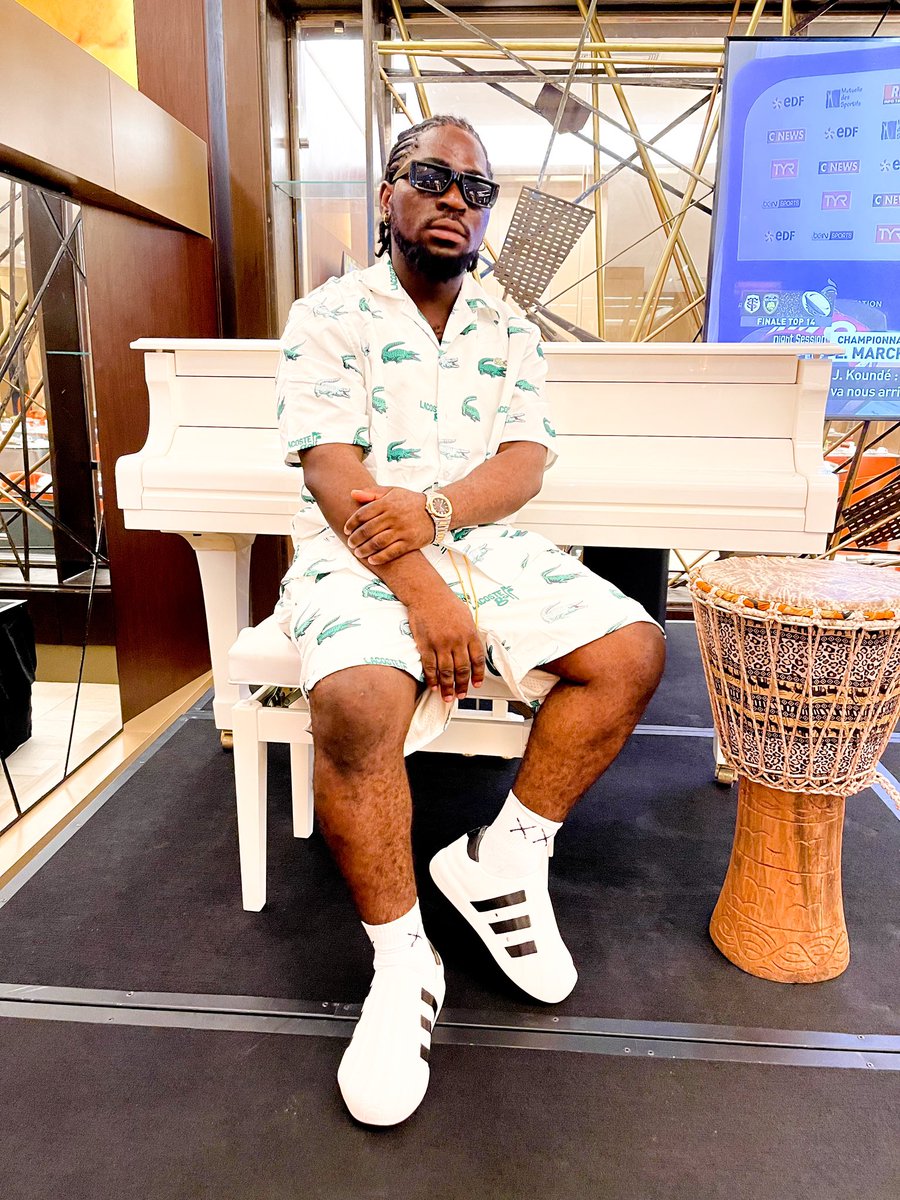 Edico_Le_Feu's tweet photo. Happy World Music Day Fam. @TorchCityMusic is proud and great ful to you all. We appreciate the love Fans . Keep vibing to #CLAP dance as we celebrate this special day 

CLAP DANCE Official Video out now
https://t.co/yrn6onO7Pv
Stream #MoneyAndFriends now
#TCT https://t.co/ZVlZowBH2n