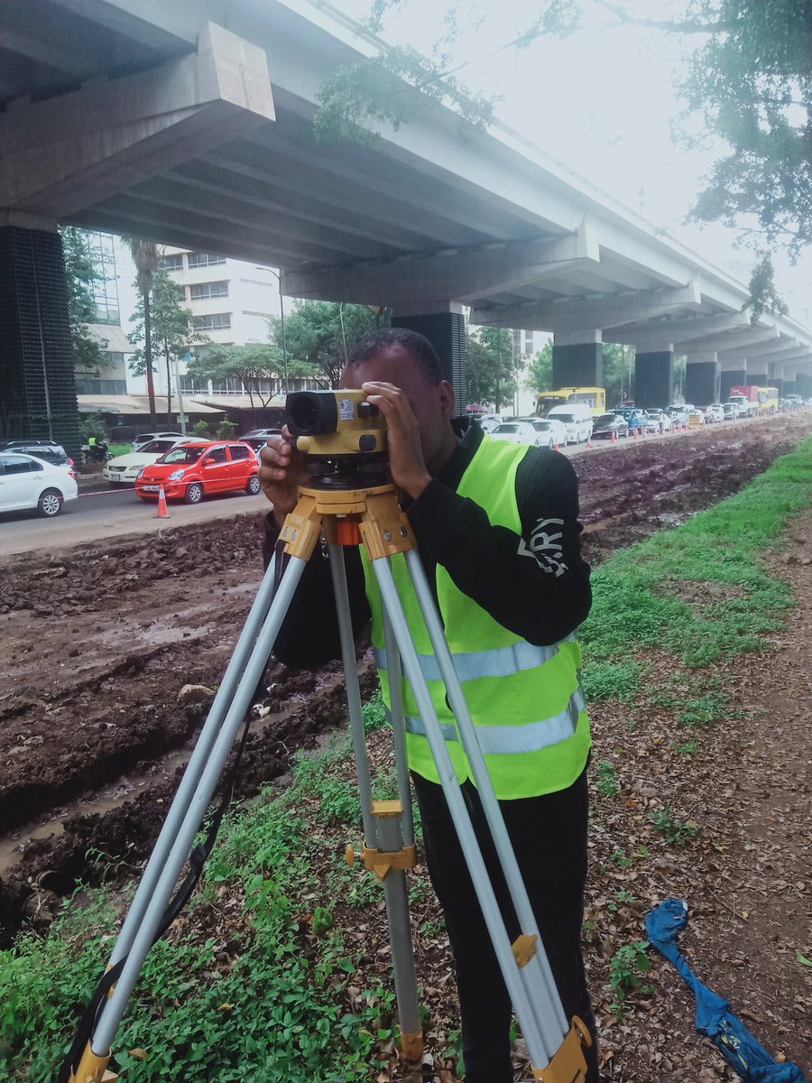 Geospatial Data Acquisition
Taking levels for a drainage system
Keep Surveying Mapping Africa and beyond.