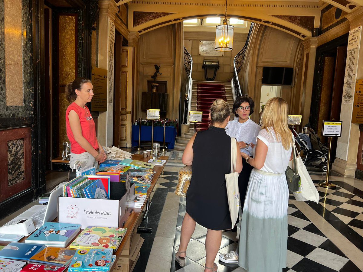 mairie7's tweet photo. #Evenement 📚
#toutpetits 👶🚼 #2eedition 
Matinée dédiée pour les tout-petits "graine de lecture" à la @mairie7, organisée par @datirachida en partenariat avec la librairie #JeuxLisLa à travers des ateliers de lecture 📖 sensoriel , et musical 🎶 https://t.co/QggkKgK2Yp