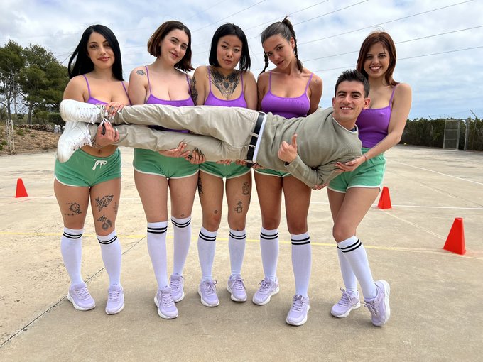 Reality Kings!! ❤️ @RealRKofficial https://t.co/id8U6z8aJO<a class="tags" href="/tag/realrkofficial">@realrkofficial</a>