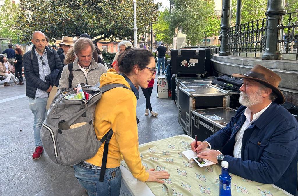 FLMIRONES's tweet photo. #MIRONEWS La plandemia Covid fue un fracaso descomunal; los negacionistas, que éramos pocos, ahora somos millones. Los inoculados, o muertos, o enfermos, o arrepentidos hace 2 ó 3 dosis. Además, la gente ya no traga ni climas, ni ucranias, ni carbonos, ni géneros. Un aullido. https://t.co/yFnx2XvS2K