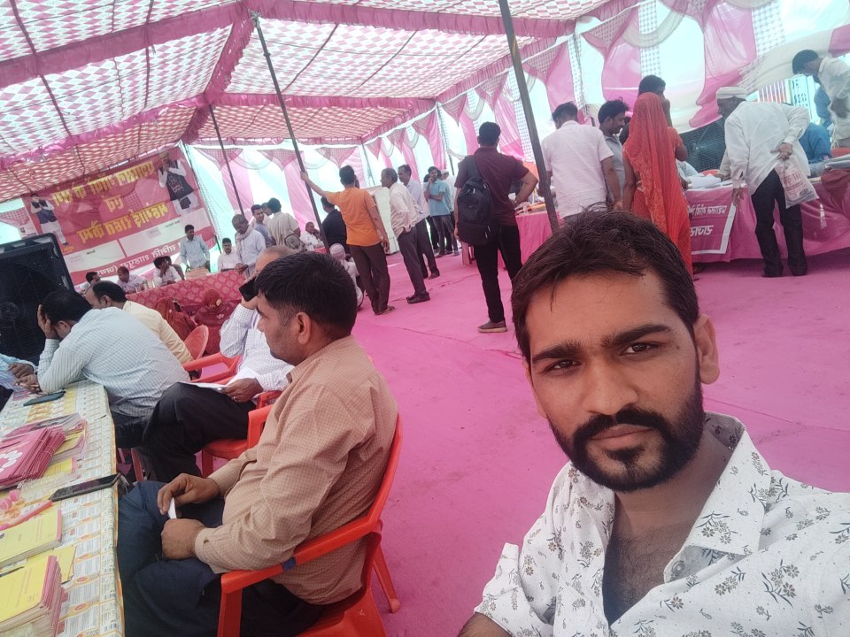 Rao_sahab_D_S7's tweet photo. "प्रशासन गाँवों के संग शिविर" &amp;&amp; "महंगाई राहत कैंप" करीरी
#MRC_Camp 
#Kariri
#Shahpura
#करीरी
#शाहपुरा
@ashokgehlot51

@AlokBeniwal_IND 
@ManishYadavIn 
@RaoRajendraBJP 
@RDPR_Rajasthan https://t.co/fDJqhzeLvU