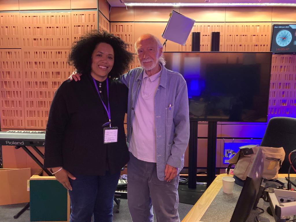 The multi talented @rommismith introduces Roger to @adambeyoncelowe and @jallenpaisant, performs a poem of her own and one by Marilyn Hacker, and chooses work by @donpatersonpoet @Idharker, Carol Ann Duffy and Linton Kwesi Johnson bbc.co.uk/programmes/m00…
