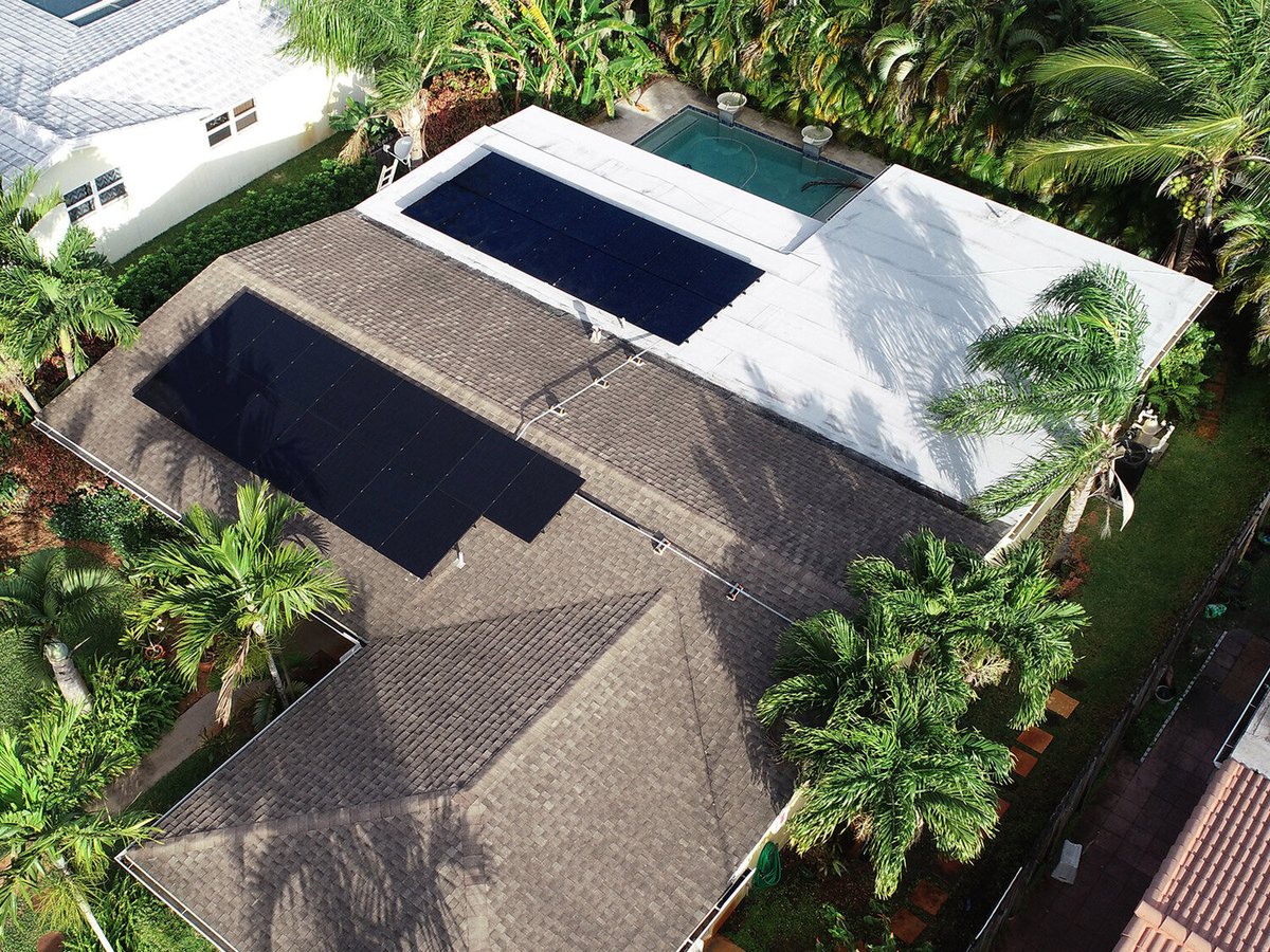 SolariaCorp's tweet photo. Today is the #SummerSolstice marking the official first day of summer! ☀️

We're looking forward to seeing your summer solar installations 🌴

Be sure to keep tagging us in your photos! #SolariaProPartner

📸 Installations by @PayOliSolar, Sunergy, Regis Electric, @CutlerBaySolar https://t.co/RuV8YiixUc