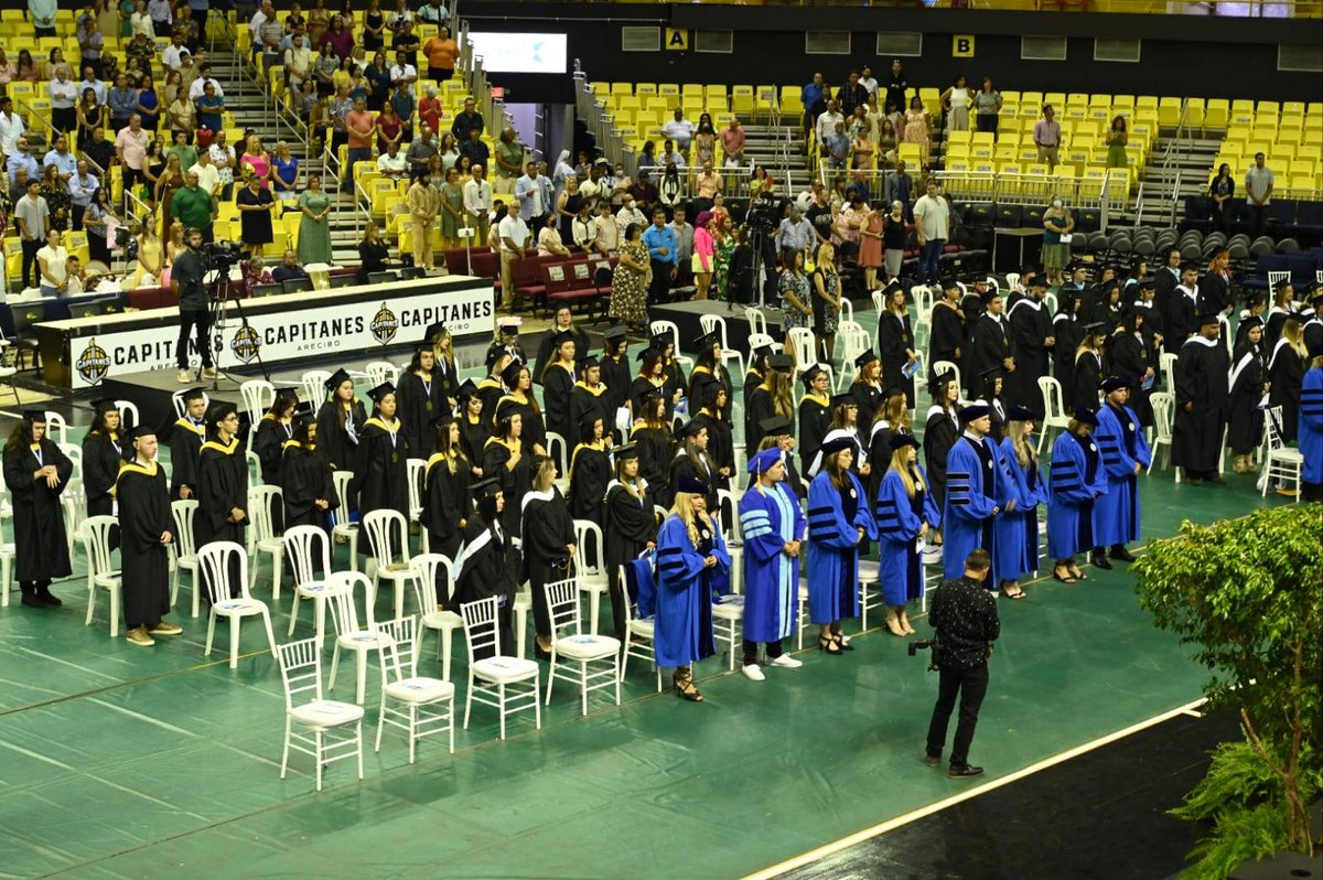 PUCPR1's tweet photo. ¡Lo lograron! La Católica gradúa 119 estudiantes del recinto de Arecibo. ¡Felicidades! #PUCPR #Pioneros #SiemprePioneros #Megradue #Clase2023 💙💙💙 https://t.co/0weeYg33d0