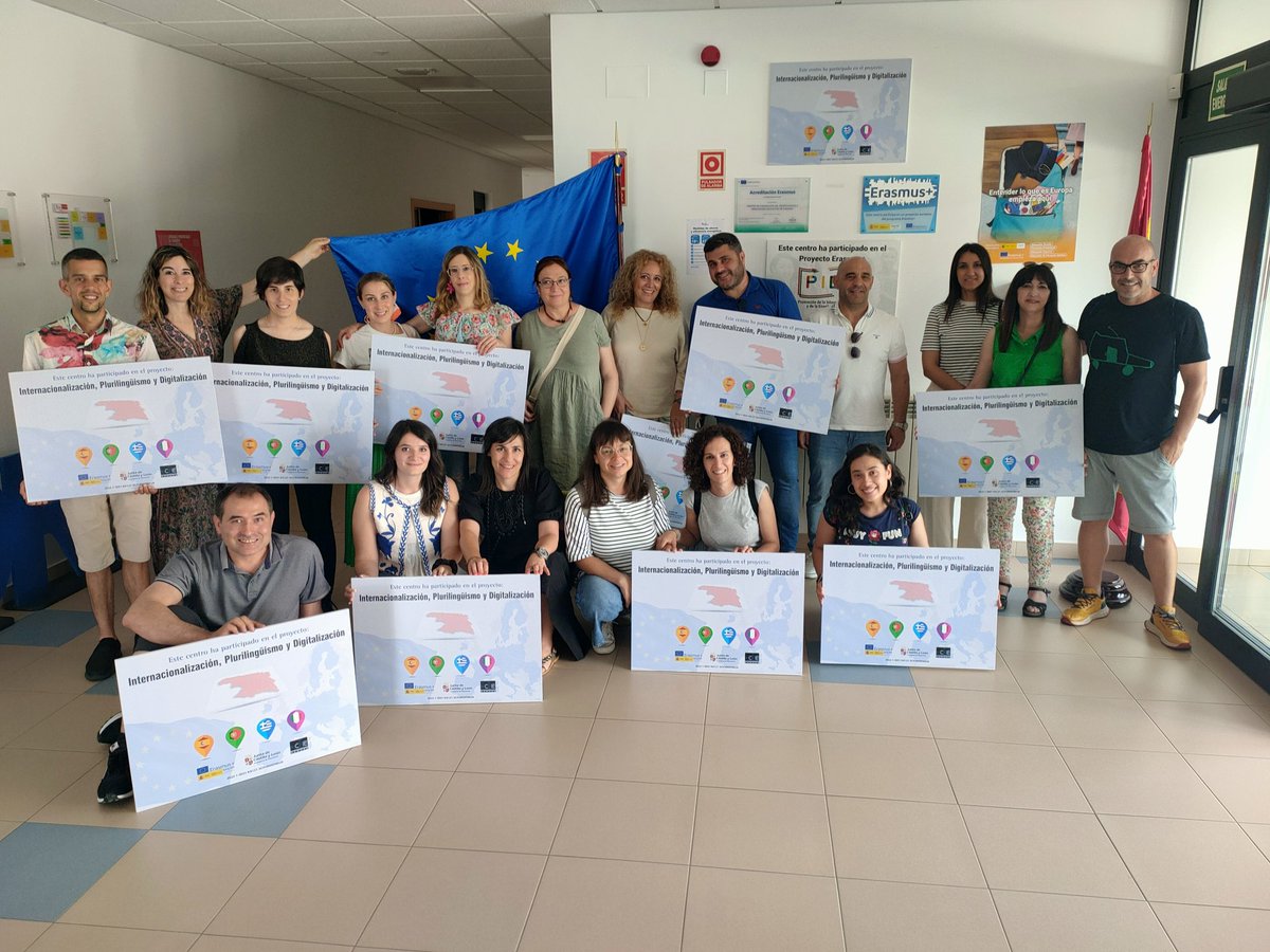 cfiezamora's tweet photo. #intenacionalizaCyL Jornada de intercambio de experiencias de los centros @educacyl que han participado en nuestro Proyecto @EUErasmusPlus @sepiegob "Internacionalización, plurilingüismo y digitalización".
Muchas gracias por todo el trabajo.
@GatoNacho22 @CFPIdiomas https://t.co/nbqgQ3Dix9