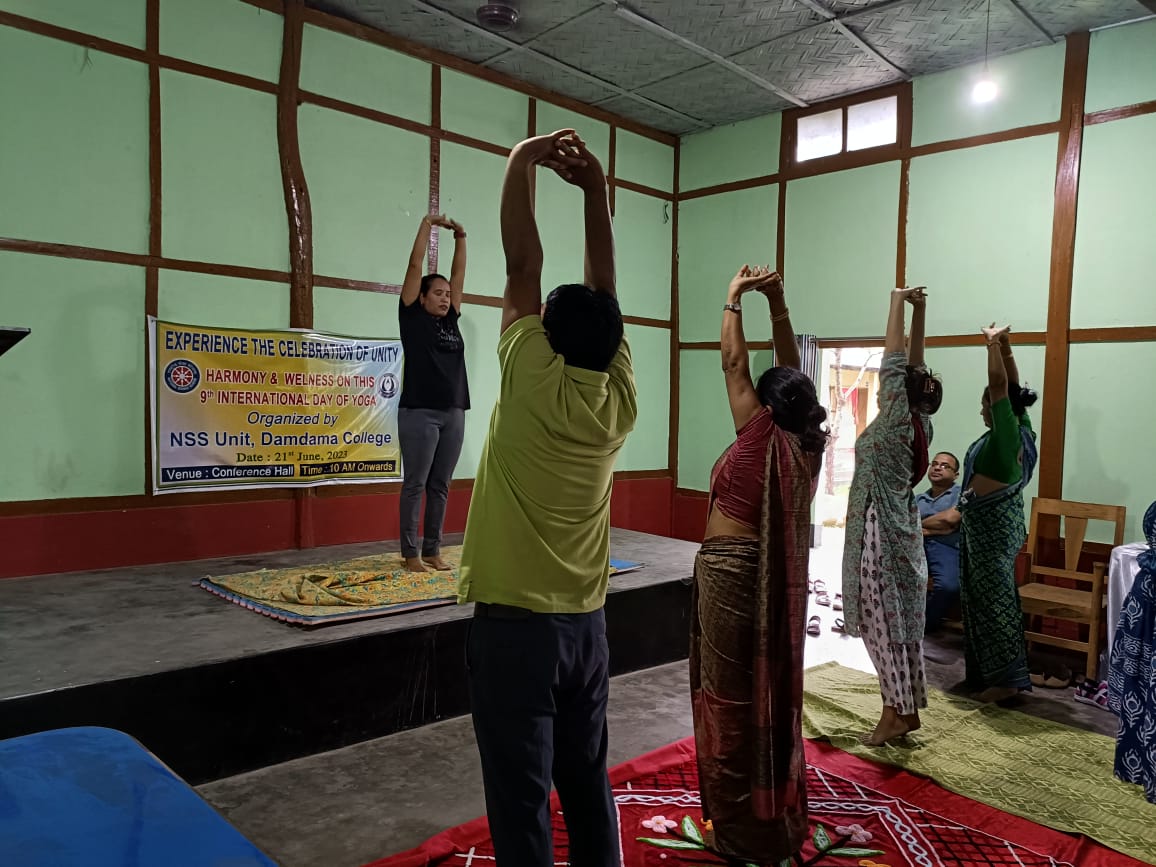 NSS_DC's tweet photo. NSS Unit, Damdama College Celebrated International Yoga Day where NSS P.O. Dr. Babita Kalita demonstrated Yoga Asanas to Teachers, Students, Volunteers and staff. 
@nss_rdguwahati https://t.co/nDE5z1wIlI