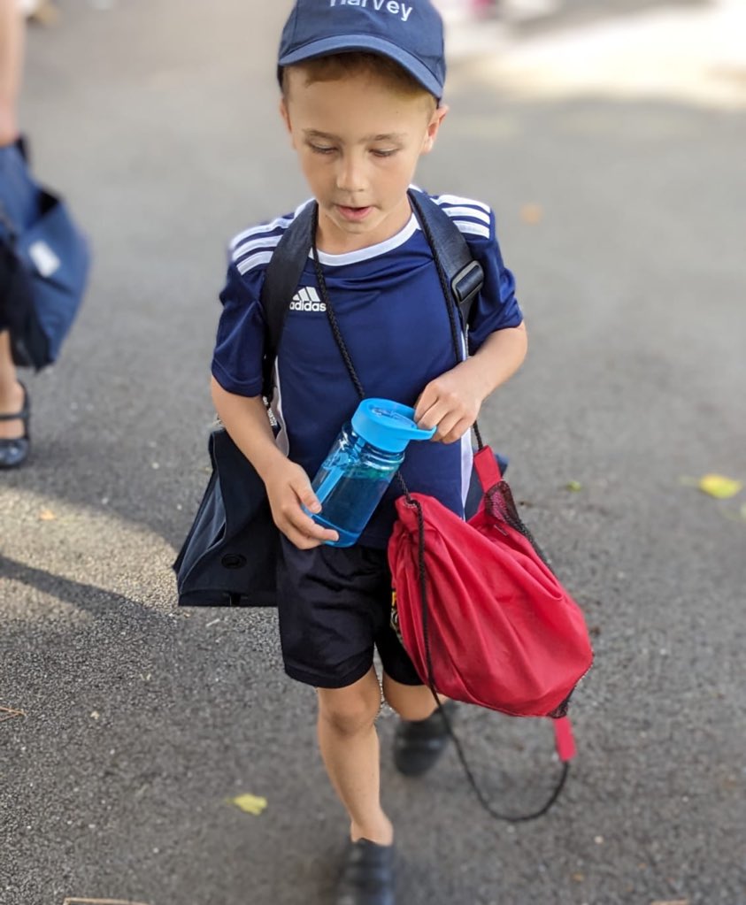 Kaggie1981's tweet photo. With all his bags!! 😂, Harvey has just done an hours gymnastics training with Miss Young from @am_sports1 at @scargill_school Harvey loves this club and is making fantastic progress❤️.

#PledgeToPlay #NationalSportsWeek @scargill_school #gymboy https://t.co/ATTsQnNwzh