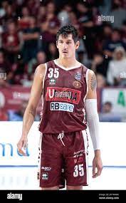#AnadoluEfes - #Euroleague | Derek Willis leaves @REYER1872 and signs a 2 year contract in #Istanbul 
#MercatoLBA #Basketball #LBAFinals #NBA