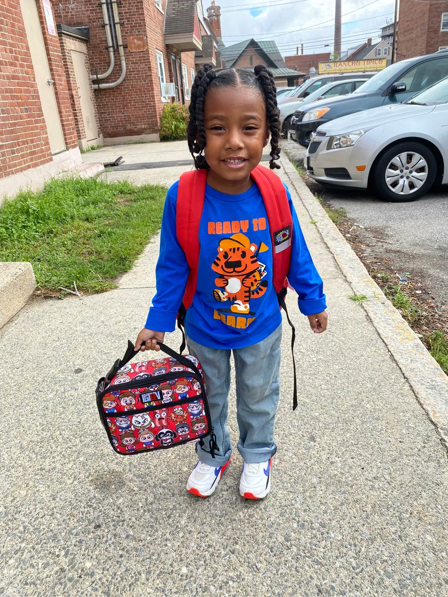 Today my Big baby 🧒🏽 last day of school 🏫 I am so proud of him 🥲 he nailed 🔨 Kindergarten 📜 like I knew he would 👏🏼 I plan on surprising 🙈 him with a mini graduation 🎓 party 🧁🍕🎊 & gifts 🛍️ this week road 🚘 trip 🔜🗽🏨👨‍👩‍👦 1st day to last day pictures 😍🥰