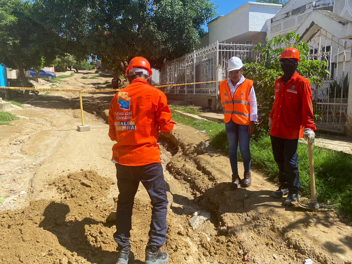 MagdalenaGober's tweet photo. Siguiendo las directrices del gobernador @carlosecaicedo , continúan los trabajos previos a la pavimentación de 1.754 Mts cuadrados en concreto rígido en el municipio de Plato, a través del programa ‘Mi Calle’, con el que se beneficiarán 6.250 personas.

https://t.co/sInznVqwLW https://t.co/NH9Sox2pXE