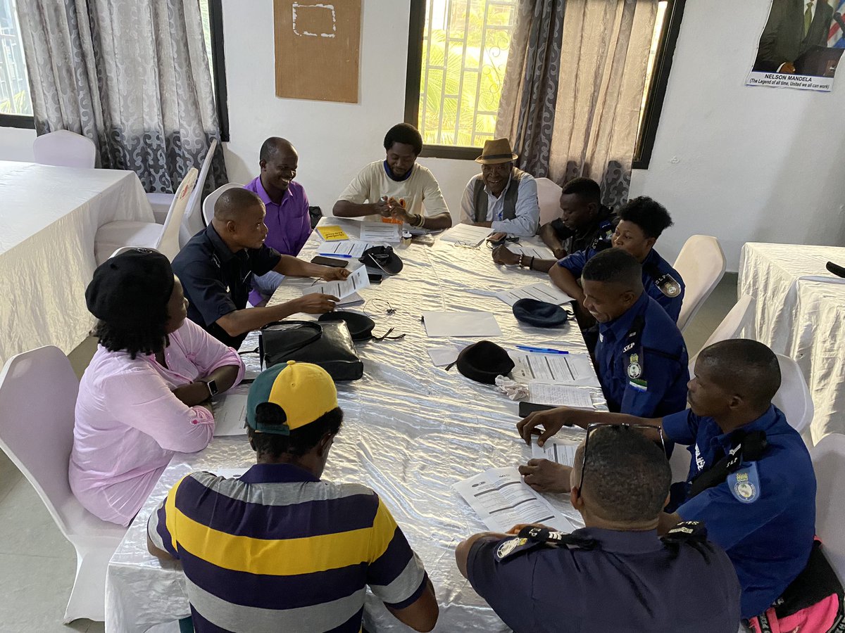 Mrcgsl's tweet photo. @Mrcgsl ends Regional Police-Media Dialogue Forum on Elections at Dohas Hotel in Bo. 3 stakeholder engagements have now been held in Freetown, Makeni and Bo with senior police officers and media practitioners on strengthening working relationship. @IMSforfreemedia https://t.co/26EHnaBR43