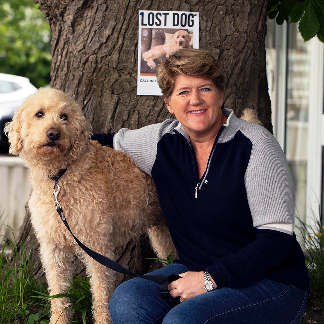 🎬 <a href="/BBCStudios/">BBC Studios</a> to produce #LOSTDOGSLIVE for <a href="/Channel5_tv/">Channel 5</a>.

<a href="/ClareBalding/">Clare Balding 💙</a> will host a new 3 x 60’ live series reuniting Britain’s missing dog owners with their beloved pets. Coming later this summer 🐕 #MadebyBBCStudios 

bbc.co.uk/mediacentre/bb…