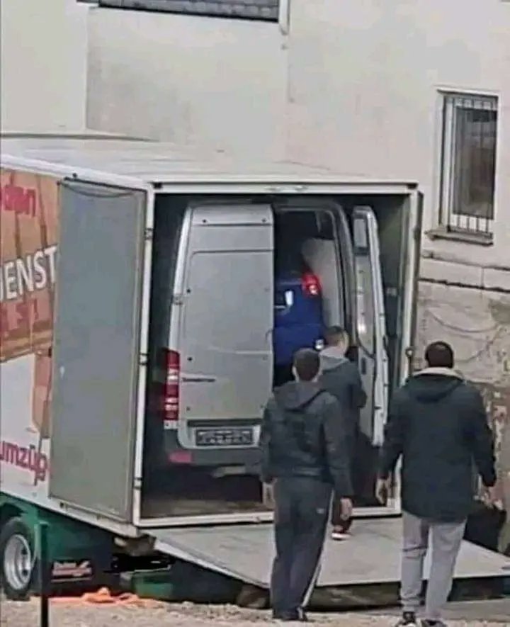 When you fire up a VM that runs a container that runs Windows in a VM - Tutorial here: buff.ly/3qM0vUp