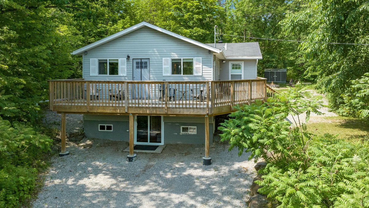 HOME FOR SALE - Fully Renovated Ranch Bungalow Complete with Modern Touches - 254 Musky Bay, Port Severn #FarisTeam #NewListing #RealEstate #ForSale #HomeForSale #Muskoka #GeorgianBay #PortSevern

faristeam.ca/listings/254-m…