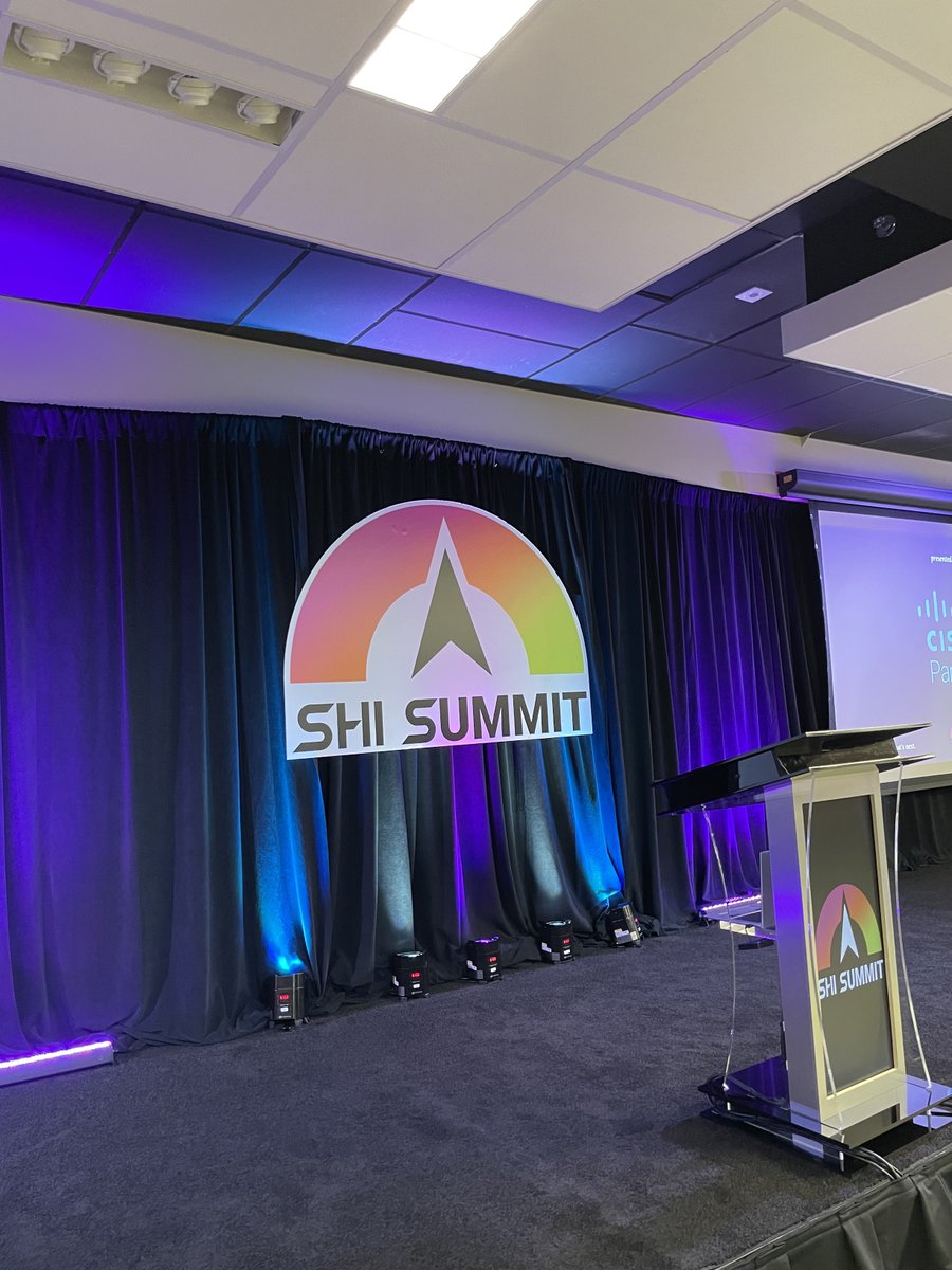 Make sure you join us for our next speaking session with Thomas Riedl in the Edison room, it's about to start!
#SolveWithSHI #Summit