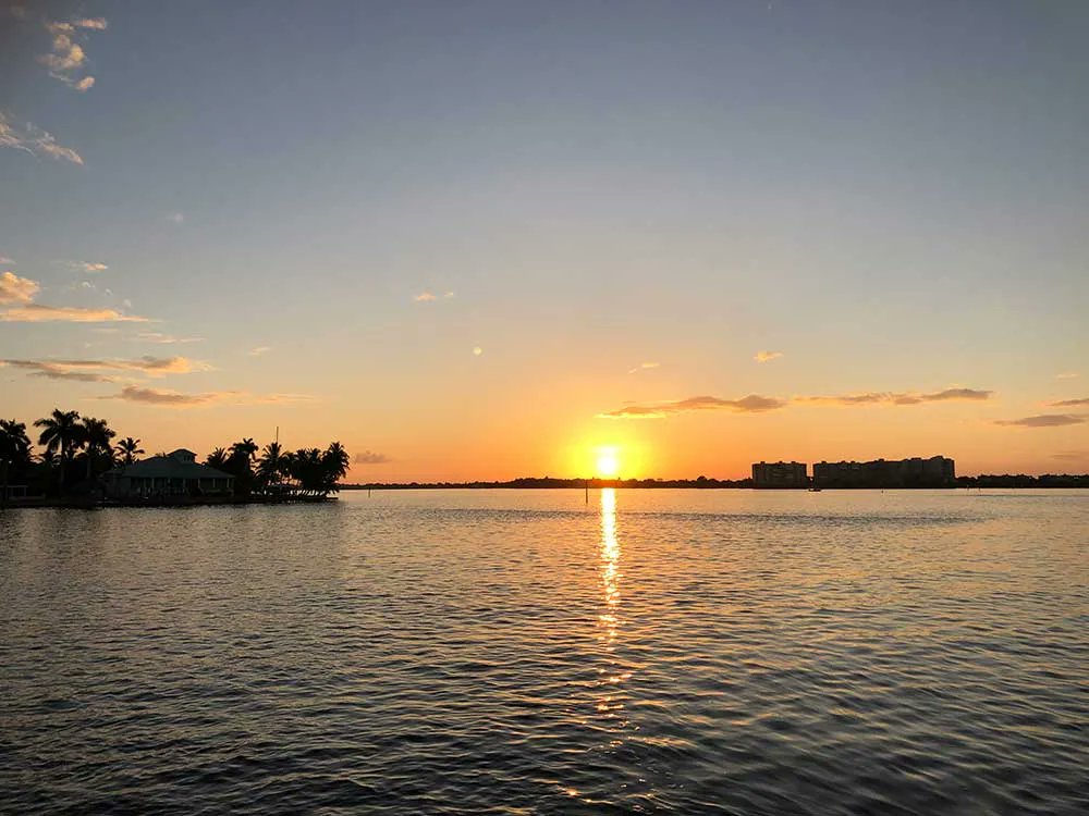 Happy Summer Solstice! May the light be with you!☀️ ❤️ 🙏 #ReikiEducation #ReikiResearch #ReikiInstitute #ReikiCommunity  #ReikiTraining #ReikiClass #ReikiMaster #ReikiTeachers #ReikiPractitioners #ReikiStudents #Dr. Usui #NaturalHealing #SpiritualHealing#ReikiEnergyHealing