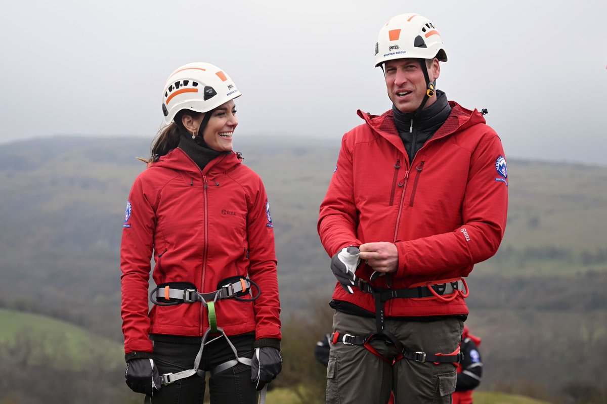 Wishing His Royal Highness The Prince of Wales, a very happy birthday.

As somebody who has served as an air ambulance pilot, HRH is a staunch supporter of the emergency services & for the 2 million people who serve in team 999 / NHS.

Happy birthday, Sir. @KensingtonRoyal