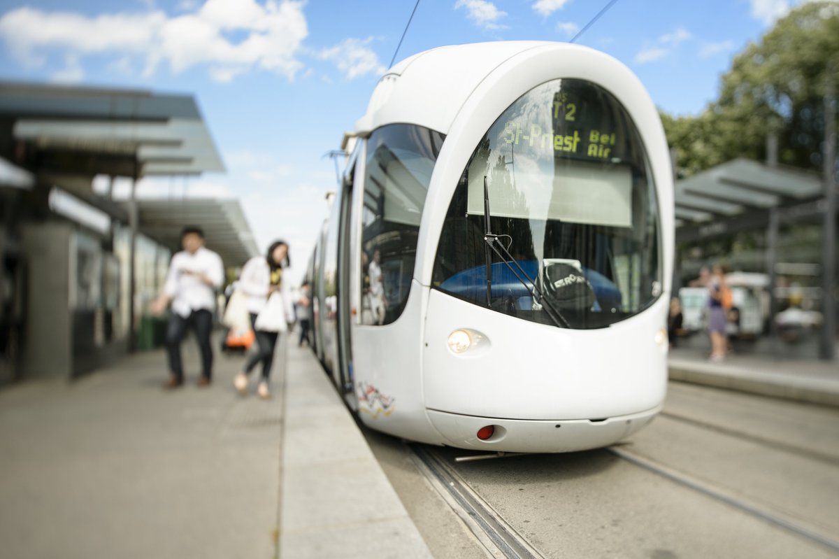 brunobernard_fr's tweet image. 🚍🚲 Si vous êtes salarié, il existe 2⃣ mécanismes incitatifs pour encourager les transports en commun et le vélo.

👉 Prise en charge à 50% de l&apos;abonnement
👉 Prime Mobilité entre 100 et 300€

Pour les 9200 agents de la Métropole, pas de choix à faire : les 2 se cumulent ✅