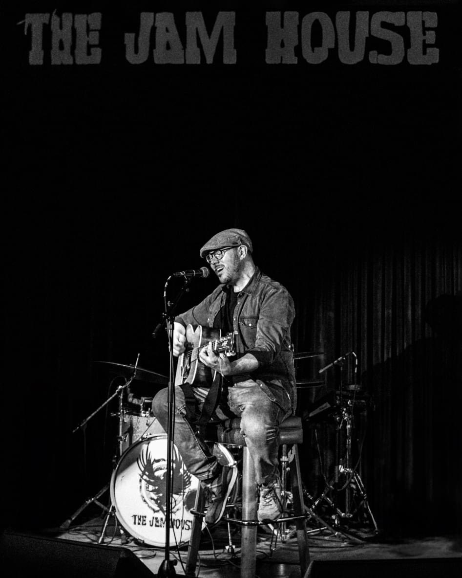 Ant and Neil are playing the Acoustic Sessions tonight @TheJamHouse