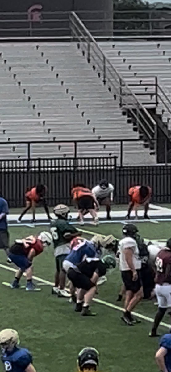 Back for Day 2 of Eastern Oklahoma OLine/DLine 7th-12th grade Hawg Camp
-641 campers, These guys are not shying away from  the competition!!
Listened to former Sooners JR Conrad and Isaiah Thomas on 1st day.
#Morris #CountOnMe