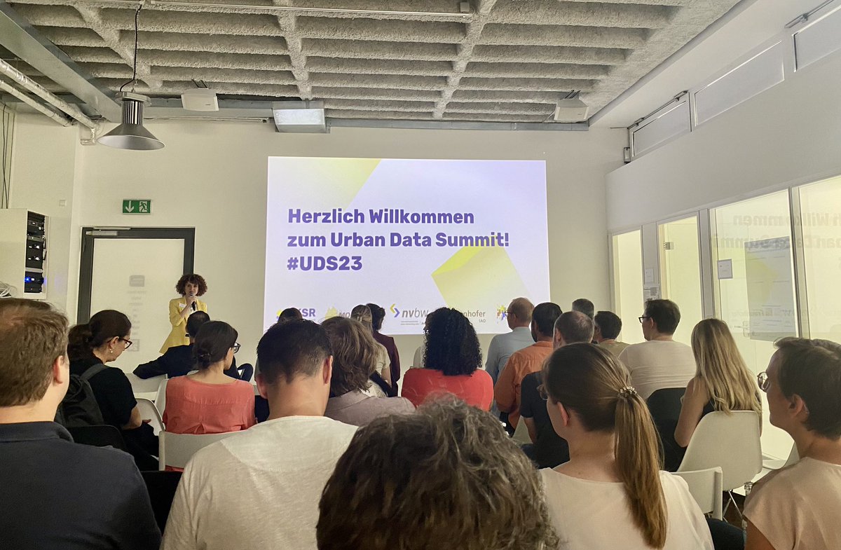 Beim gestrigen #UDS23 durften wir unser digitales Planungswerkzeug #GOAT als Beispielanwendung zur Nutzung offener und kommunaler Daten vorstellen.
War sehr schön, so viele innovative Kommunen in einem Raum zu sehen und sich zu #OpenData Strategien auszutauschen.