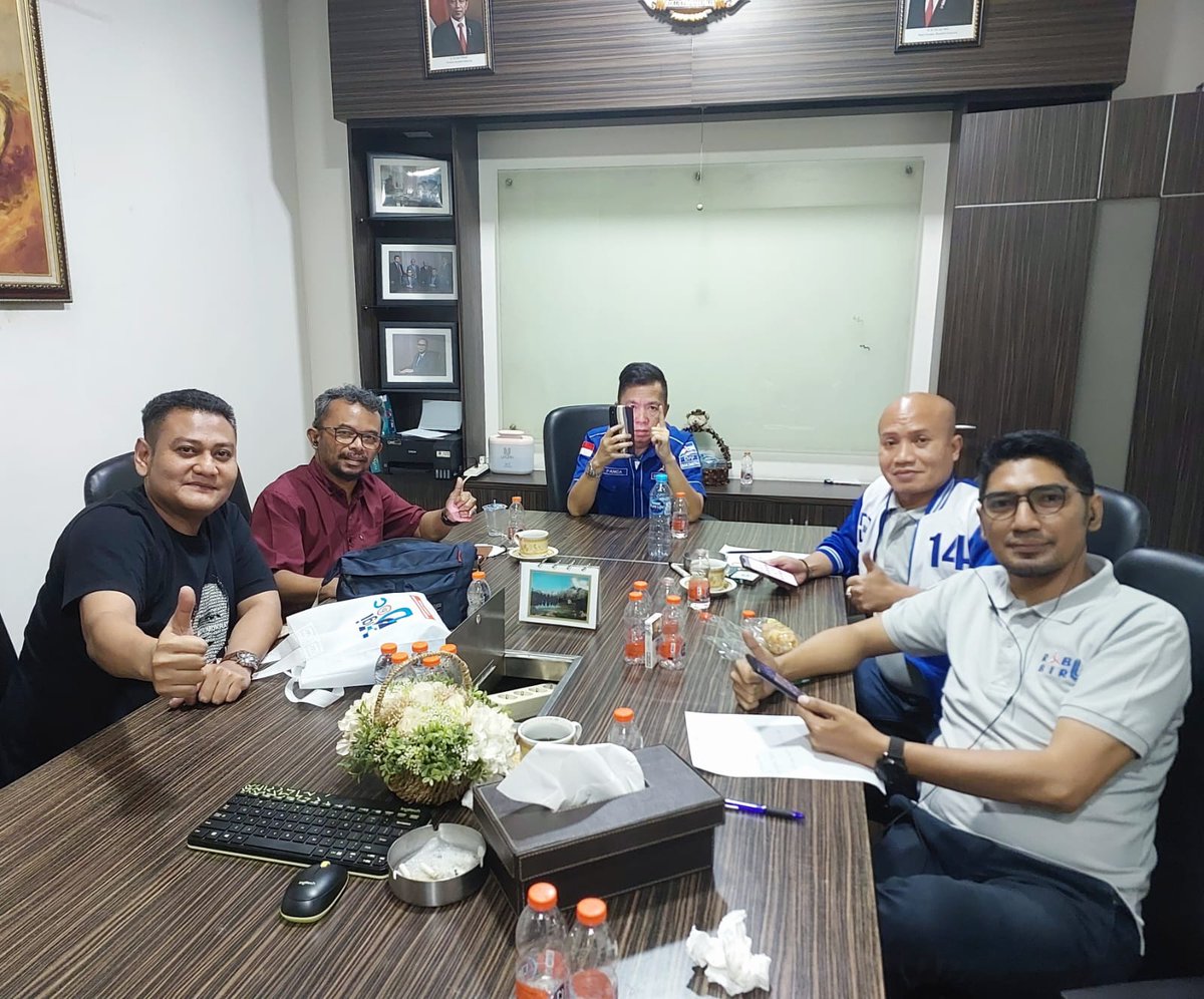 MTaufiq_NTB's tweet photo. #RabuBiru series 18 sukses terlaksana, kesimpulan dari diskusi tersebut adalah sangat tepat Ketum @AgusYudhoyono memerintahkan @FPD_DPR menolak RUU Kesehatan. Tks kpd Narsum @IDIJakpus @nirwan_anestesi & tks atas dukungan bg @panca66 @pemudaidamanid & unsur pimpinan @PDemokrat https://t.co/GLswcsGrEv