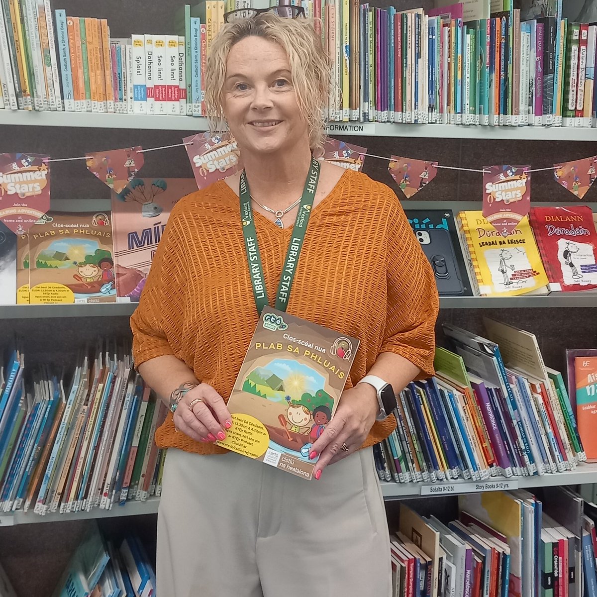 Alison Ní Mháirtín (@martinalison) on Twitter photo Buíochas ó chroí Yvonne agus <a href="/wexlibraries/">Wexford Libraries</a> don tacaíocht. Tá leabhrán & póstaer 'Plab sa Phluais' ar fáil i Leabharlann Loch Garman anois. Éist anseo rte.ie/radio/rtejrrad…
<a href="/artscouncil_ie/">The Arts Council / An Chomhairle Ealaíon</a> <a href="/RTEjr/">RTÉjr</a>
#scéaltaamcodlata
#Gaeilge #LochGarman Buíochas ó chroí Yvonne agus <a href="/wexlibraries/">Wexford Libraries</a> don tacaíocht. Tá leabhrán & póstaer 'Plab sa Phluais' ar fáil i Leabharlann Loch Garman anois. Éist anseo rte.ie/radio/rtejrrad…
<a href="/artscouncil_ie/">The Arts Council / An Chomhairle Ealaíon</a> <a href="/RTEjr/">RTÉjr</a>
#scéaltaamcodlata
#Gaeilge #LochGarman