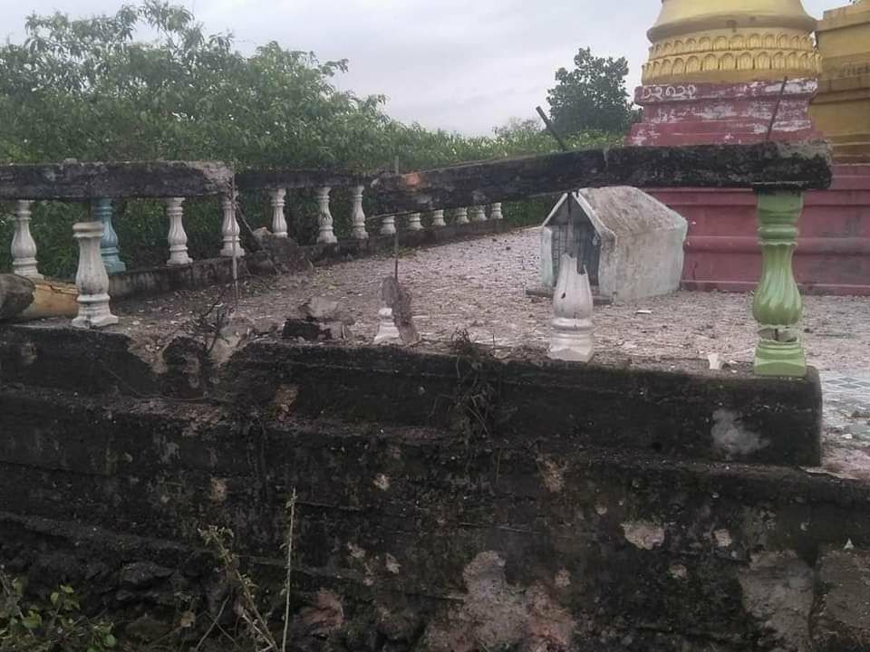 SAC troops shelled artilleries in Yayapaw village, Tanintharyi tsp on 19th Jun, resulting in injuring of a local woman and damaging of Phayataung pagoda. #2023Jun21Coup #AcceptNUGRejectMilitary #WhatsHappeningInMyanmar