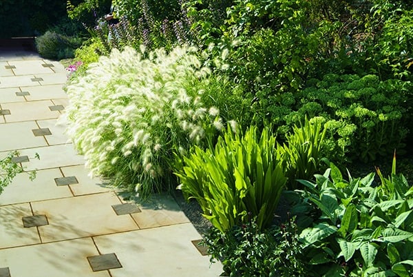 With a variety of styles, paths can be incorporated into any type of design and can totally transform your garden. Pathways can provide a completely practical walkway while also being very aesthetically pleasing.
#gardendesign #gardenpath