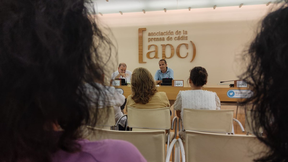Andrés G. Latorre (@aglatorre) on Twitter photo Qué chula estuvo la charla de ayer de <a href="/DavidJimenezTW/">David Jiménez</a> y <a href="/FranchoBaron/">Francho Barón</a> en la presentación de 'Los diarios del opio'. La segunda parte, con una cerveza en la mano y con esas historias que no se pueden contar, hubiera dado para charla, seminario, curso y doctorado. ¡Gracias! Qué chula estuvo la charla de ayer de <a href="/DavidJimenezTW/">David Jiménez</a> y <a href="/FranchoBaron/">Francho Barón</a> en la presentación de 'Los diarios del opio'. La segunda parte, con una cerveza en la mano y con esas historias que no se pueden contar, hubiera dado para charla, seminario, curso y doctorado. ¡Gracias!