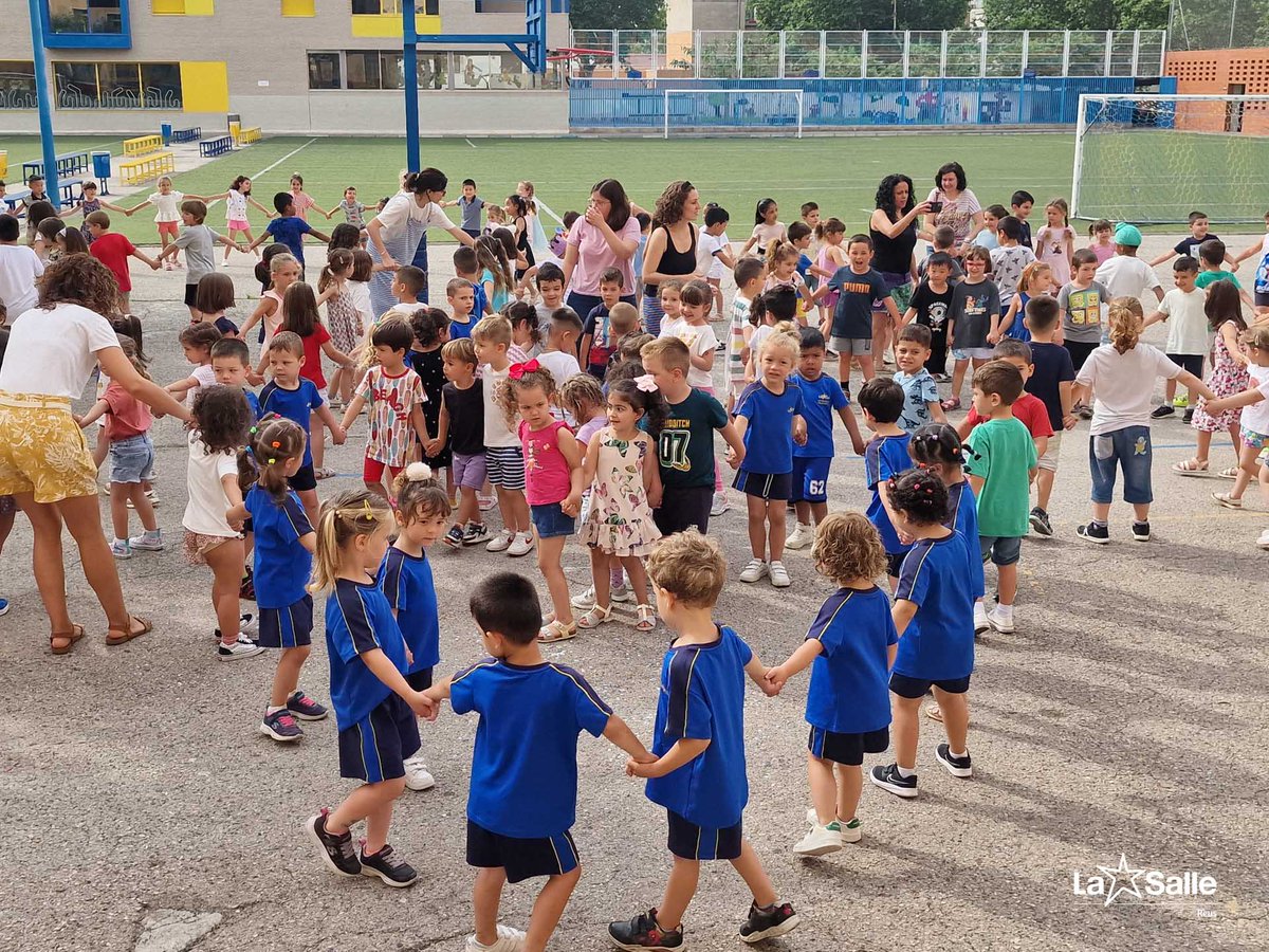 Aquest dimecres al matí els alumnes d’Infantil i Primària han sortit al pati de l’escola per gaudir d’una festa de final de curs amb animació que els ha organitzat l’AMPA. Moltes gràcies per aquesta inciativa!
 
📷 Les imatges de l’acte, estan penjades a la carpeta virtual.